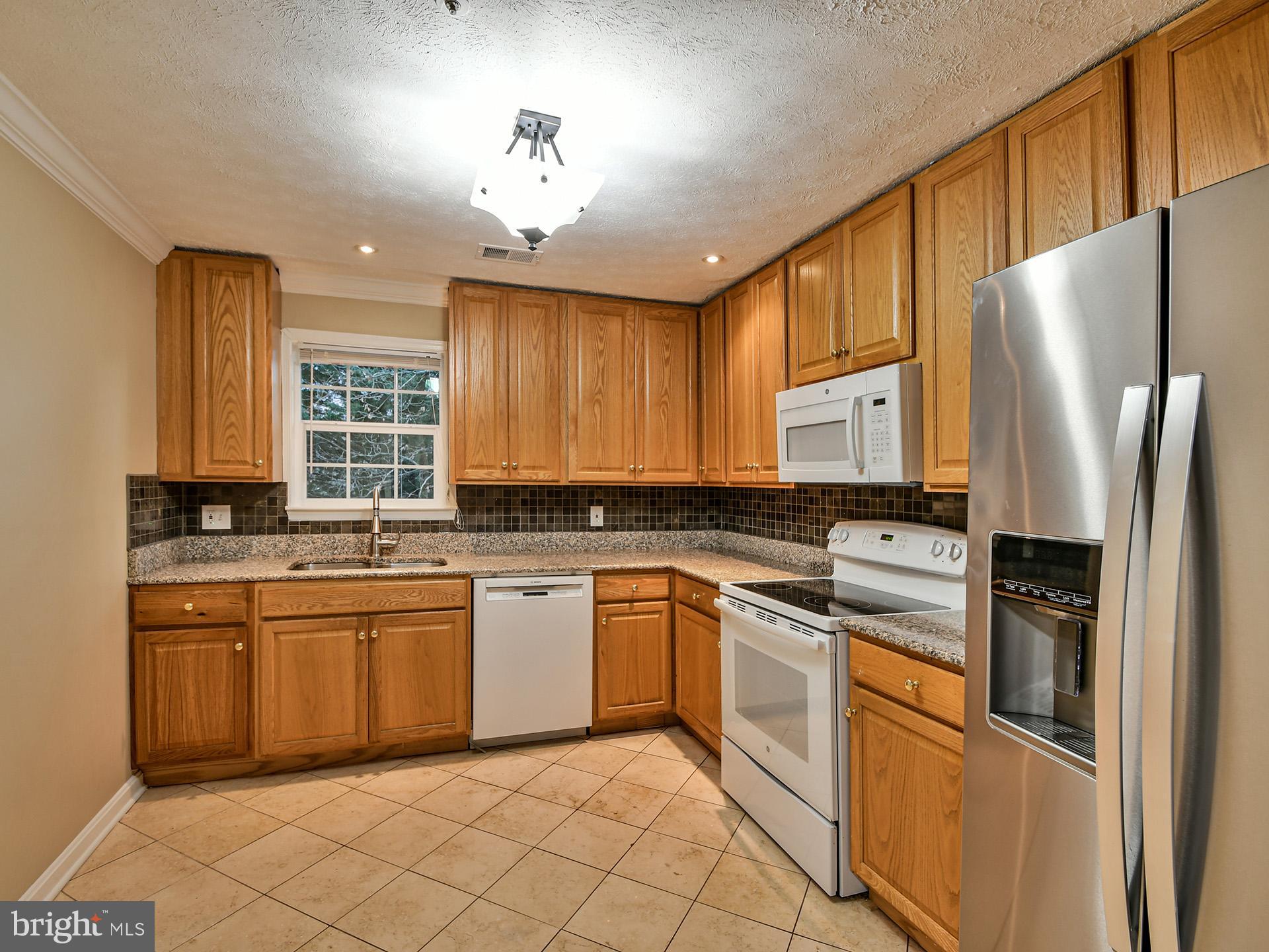 8770 Grasmere Court Fort Washington, MD 20744 - Photo 8 of 33 Kitchen