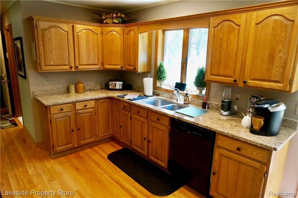 2869 West Avon Road Rochester Hills, MI 48309 - Photo 18 of 47