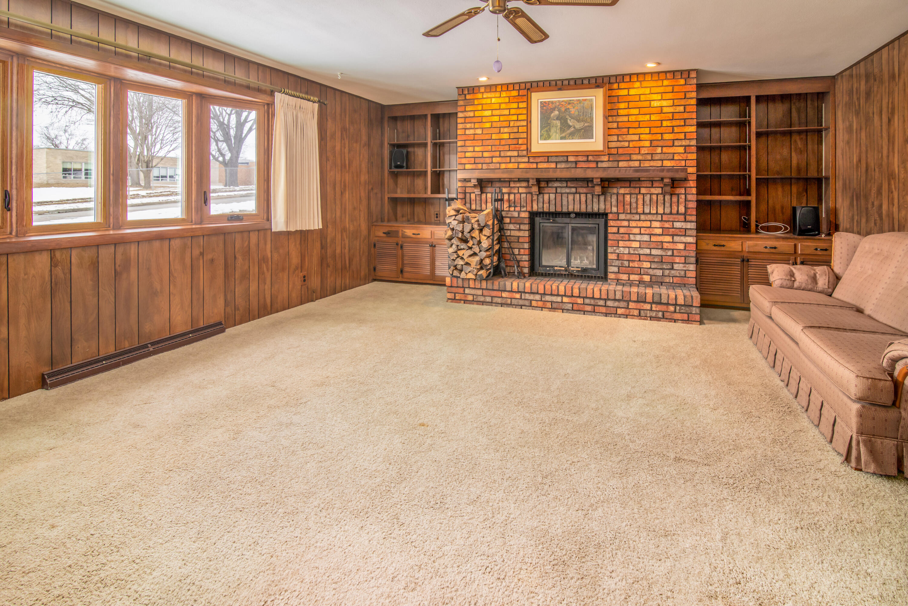 921 North Center Street Beaver Dam, WI 53916 - Photo 4 of 26 Family Room