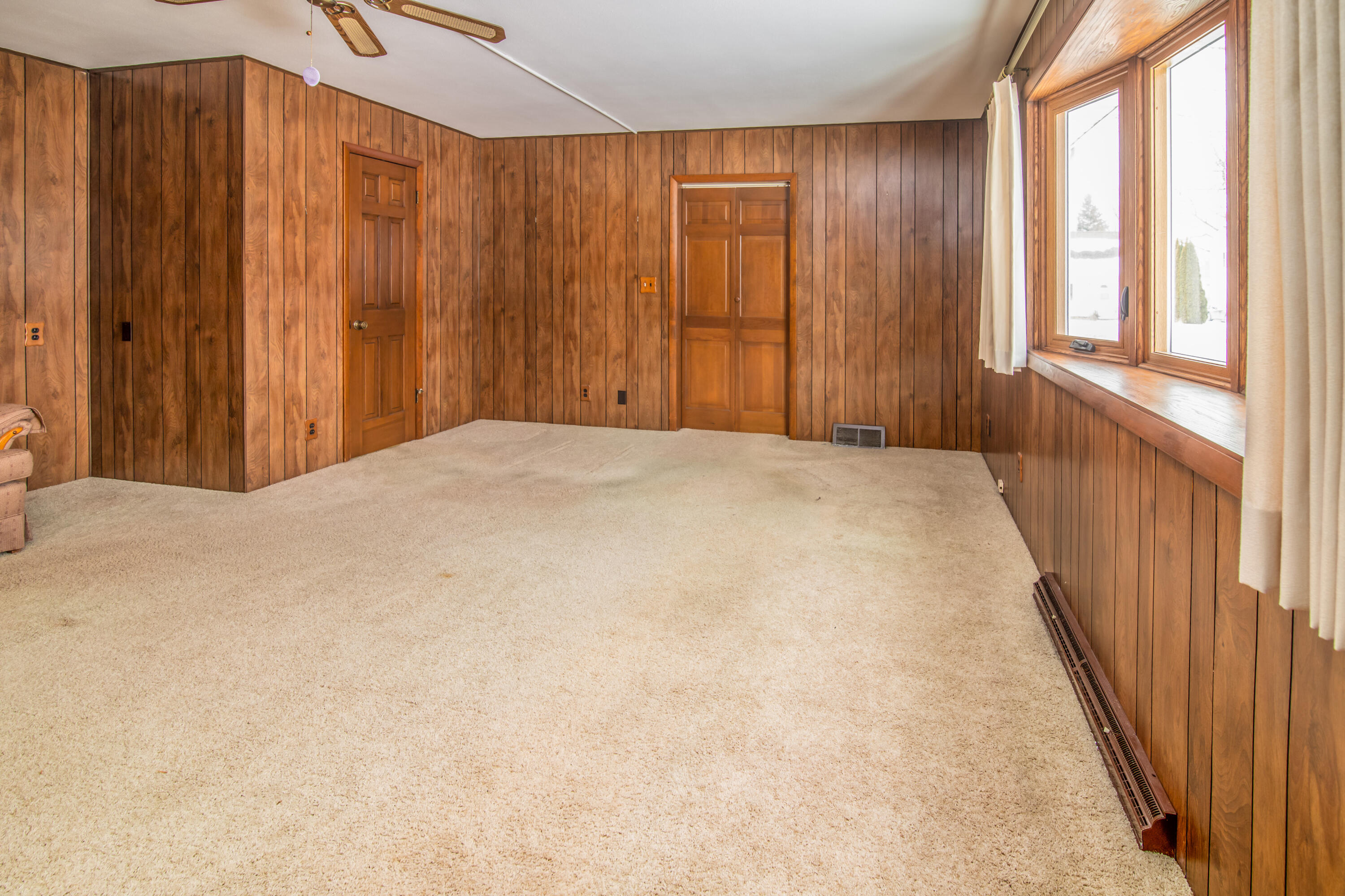 921 North Center Street Beaver Dam, WI 53916 - Photo 6 of 26 Family Room