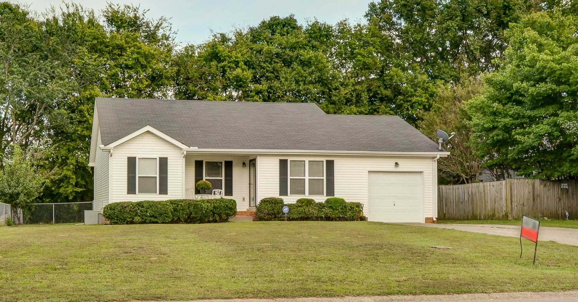 442 Carter Road Clarksville, TN 37042 - Photo 1 of 30 Gallery Image 1