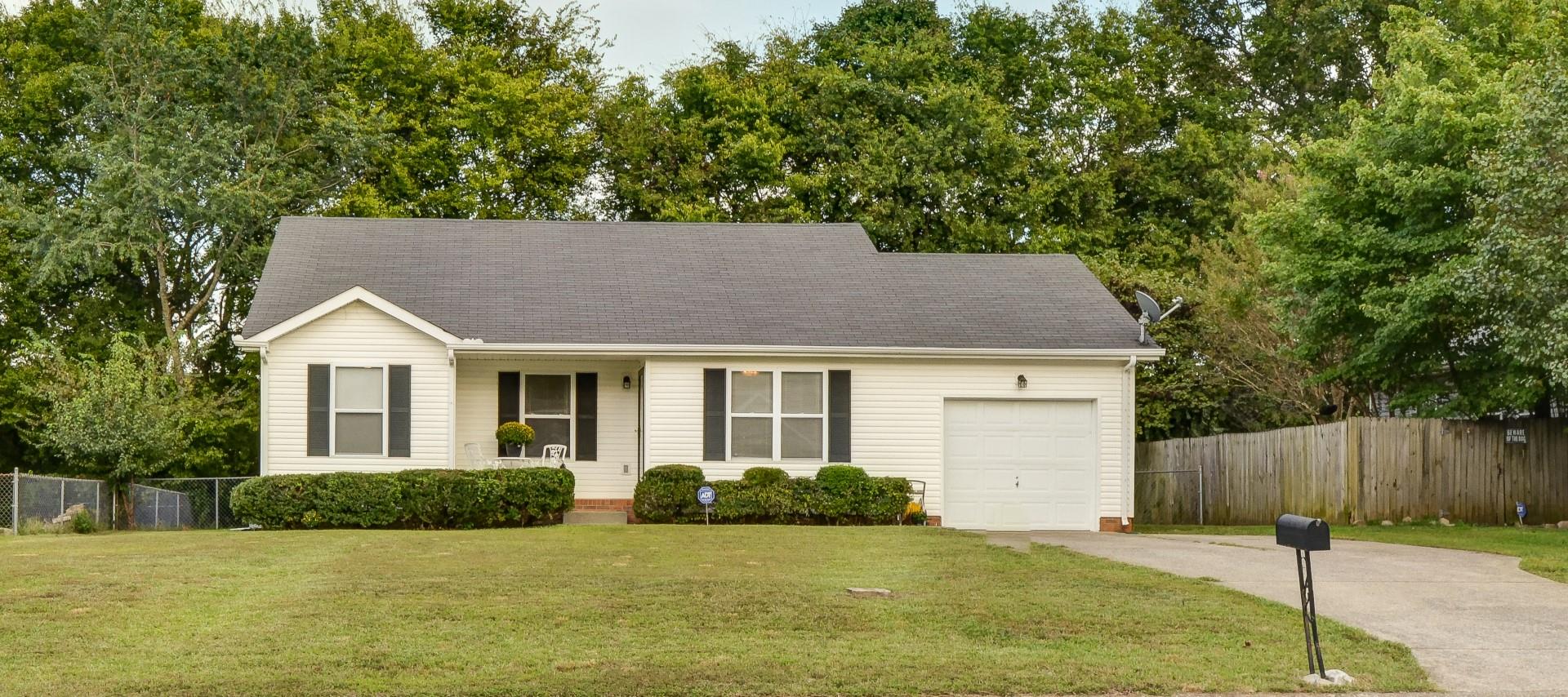 442 Carter Road Clarksville, TN 37042 - Photo 3 of 30 Gallery Image 3