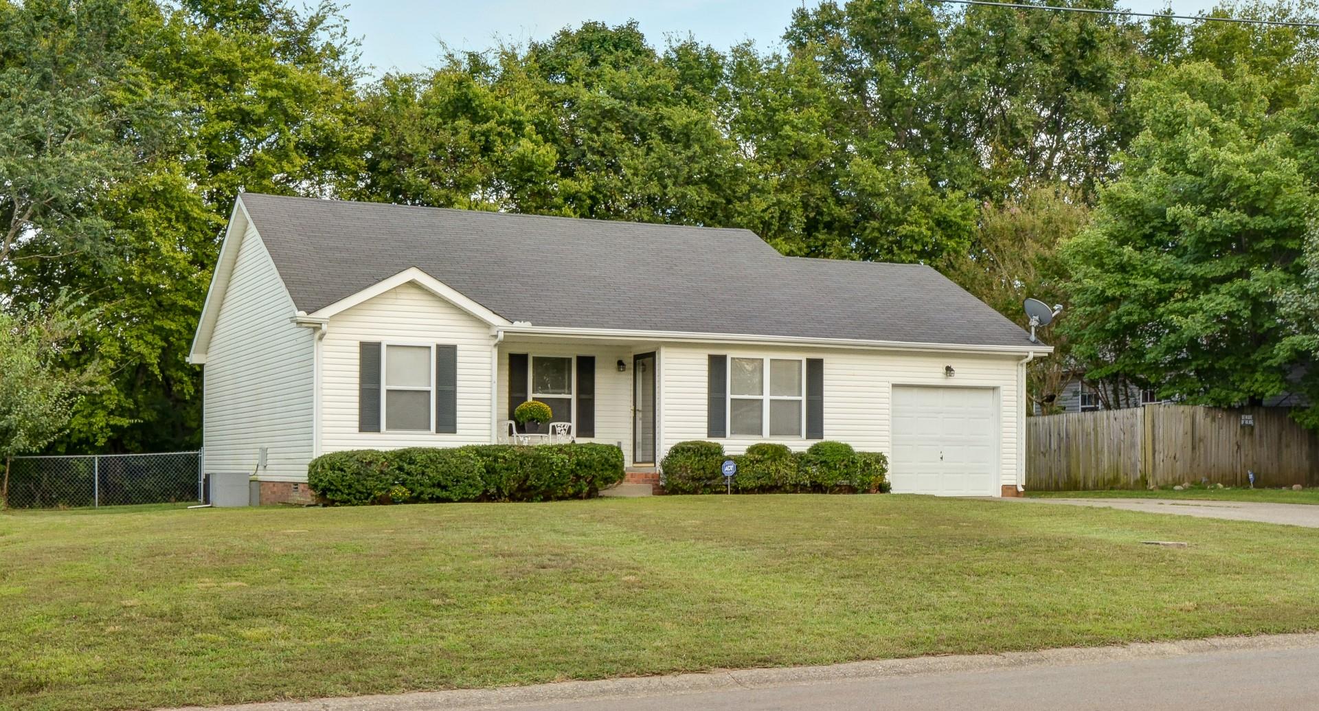 442 Carter Road Clarksville, TN 37042 - Photo 5 of 30 Gallery Image 5