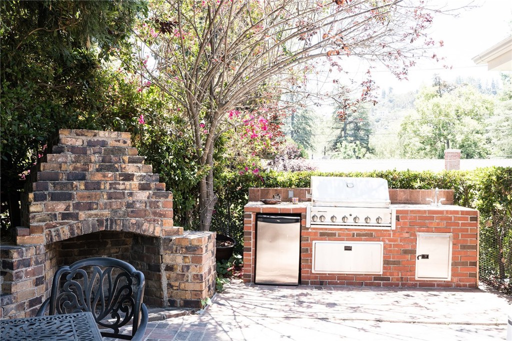 720 Heatherside Road Pasadena, CA 91105 - Photo 22 of 23