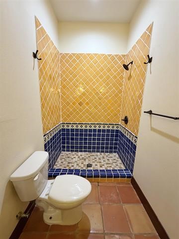 12410 Keith Road Beaumont, TX 77713 - Photo 20 of 45 a bathroom with a sink and a toilet