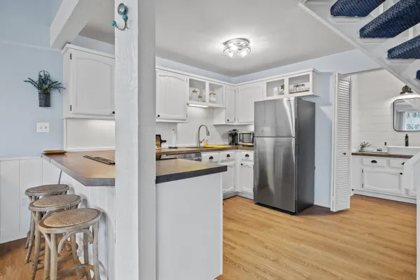 $429,000 | 601 Knollwood Circle, Unit F, Fontana, WI 53125