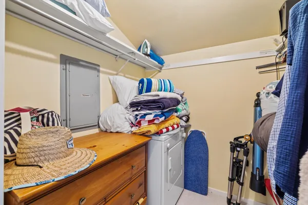 $429,000 | 601 Knollwood Circle, Unit F, Fontana, WI 53125