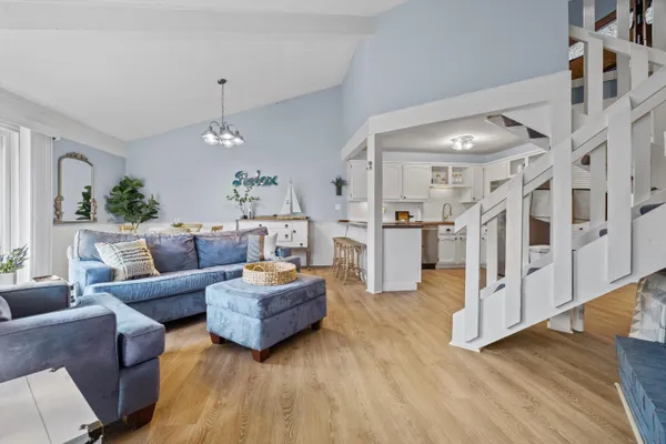 $429,000 | 601 Knollwood Circle, Unit F, Fontana, WI 53125