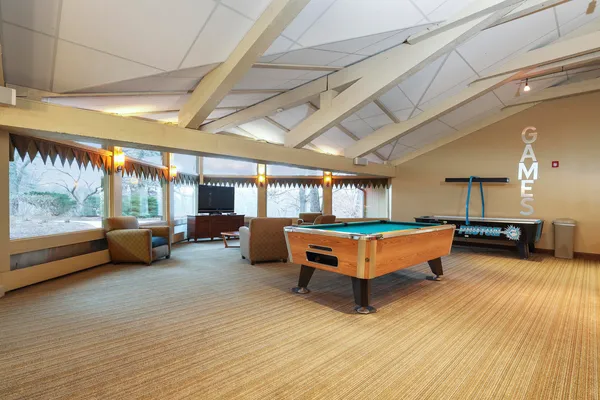 $429,000 | 601 Knollwood Circle, Unit F, Fontana, WI 53125