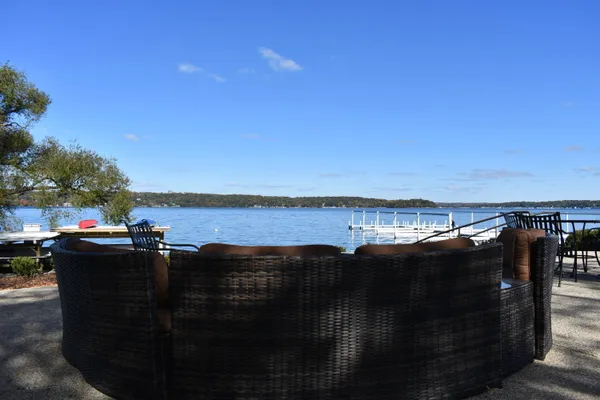 $429,000 | 601 Knollwood Circle, Unit F, Fontana, WI 53125