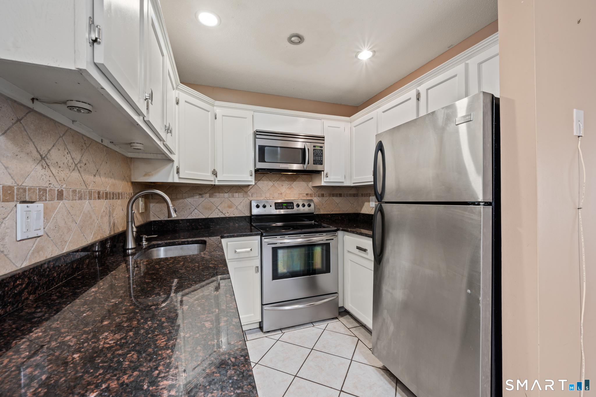 279 Redstone Hill Road, Unit 65 Bristol, CT 06010 - Photo 10 of 18