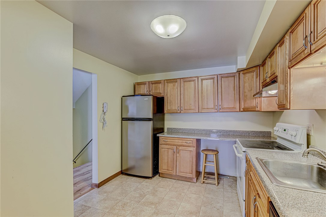 79 Wintergreen Way Rochester, NY 14618 - Photo 12 of 42