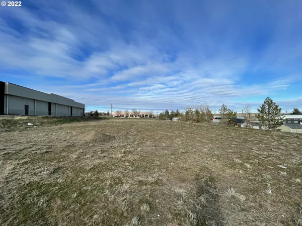 $299,000 | 504 Southwest Us Highway, Madras, OR 97741