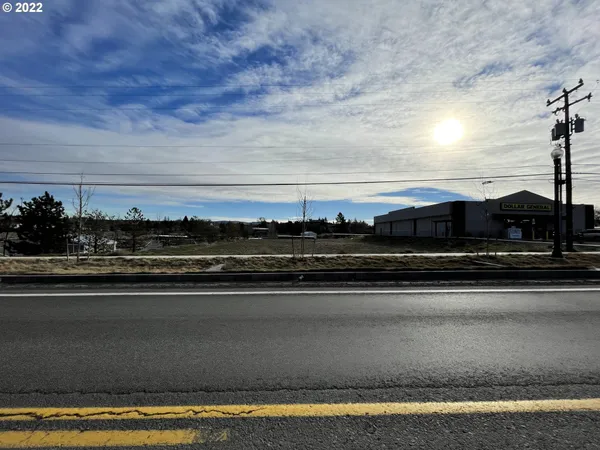 $299,000 | 504 Southwest Us Highway, Madras, OR 97741