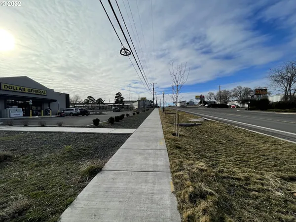 $299,000 | 504 Southwest Us Highway, Madras, OR 97741