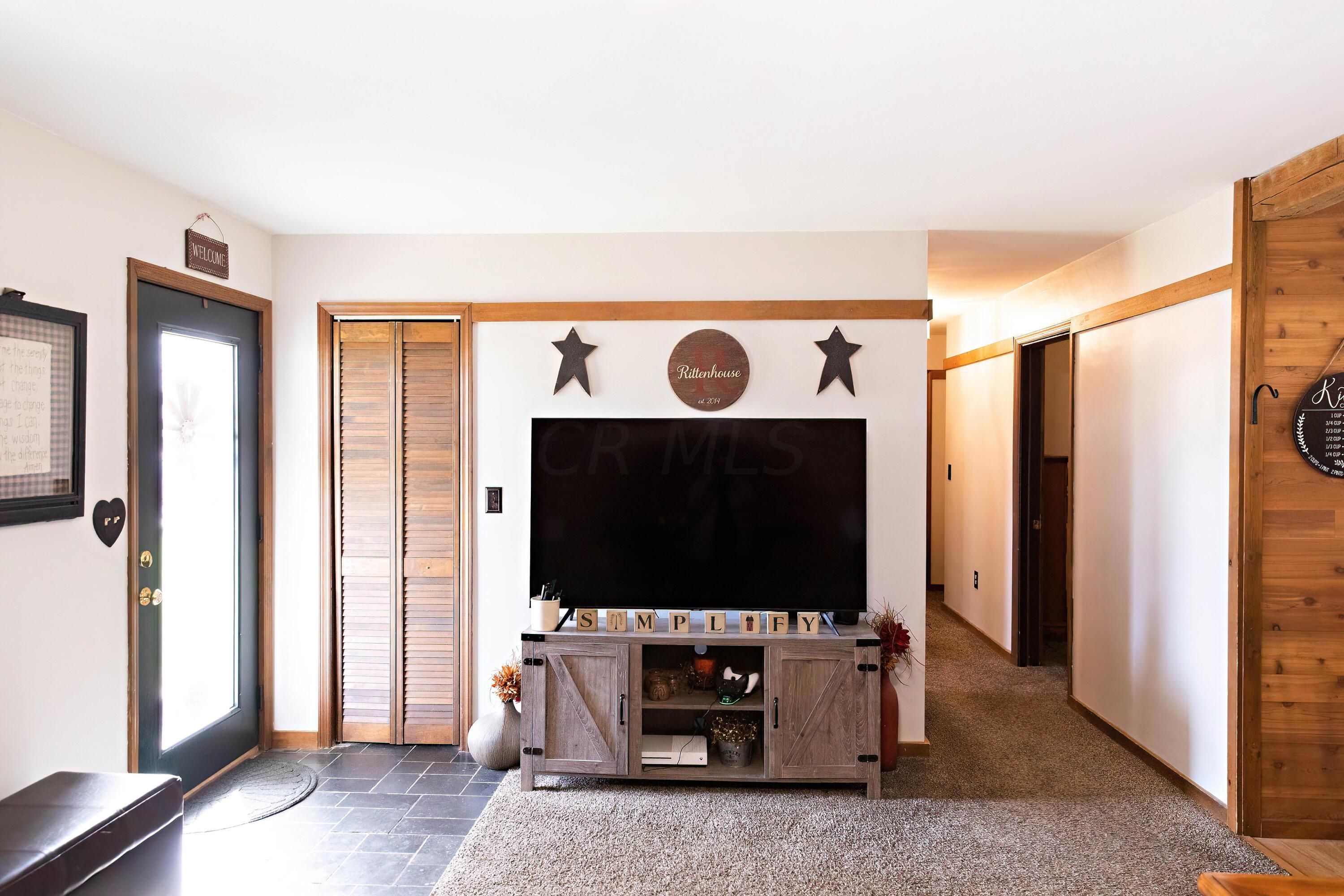 71 Sunset Road Londonderry, OH 45647 - Photo 8 of 46 008