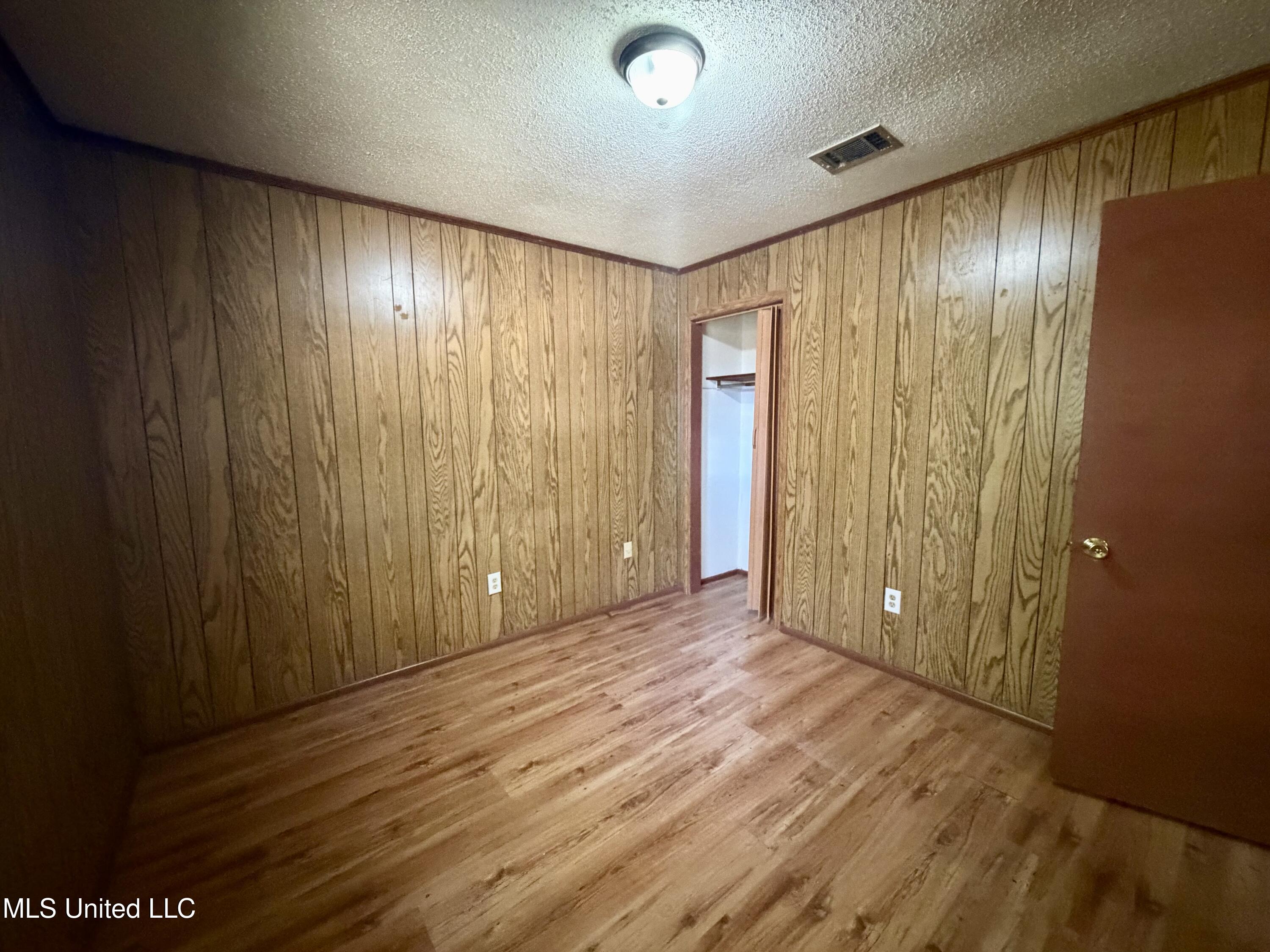 5031 Community Avenue Moss Point, MS 39563 - Photo 11 of 12 IMG_3818