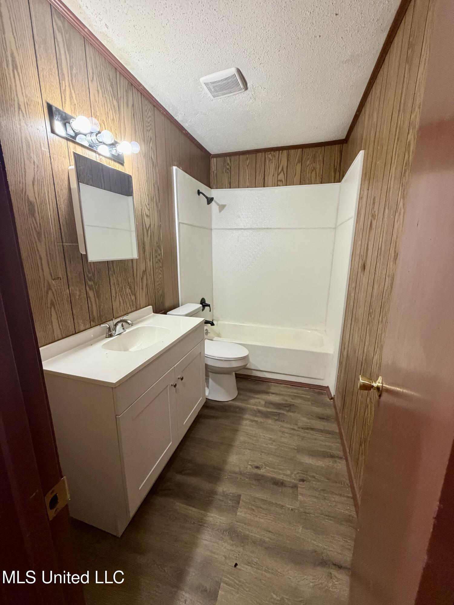 5031 Community Avenue Moss Point, MS 39563 - Photo 6 of 12 IMG_3815