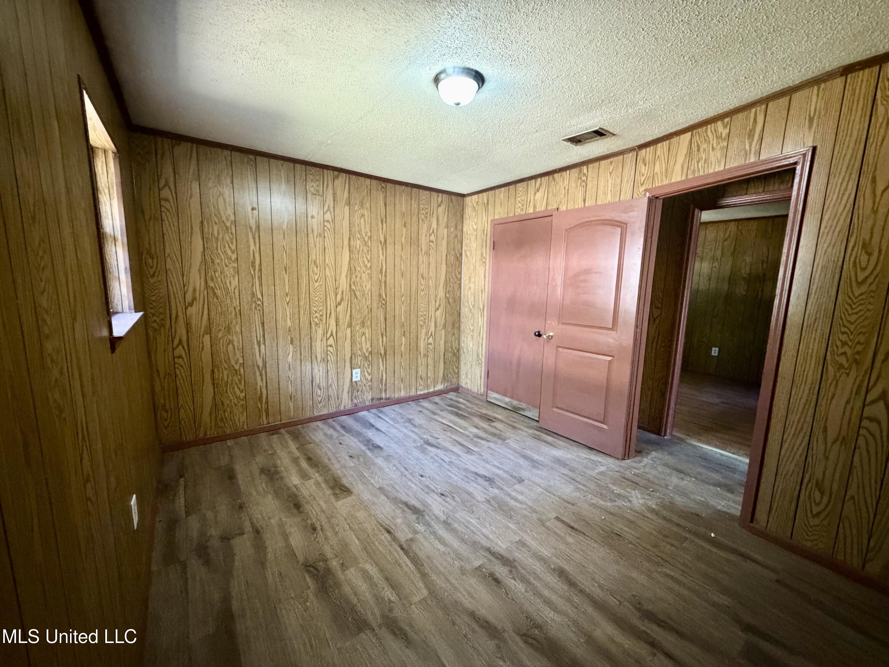 5031 Community Avenue Moss Point, MS 39563 - Photo 8 of 12 IMG_3817