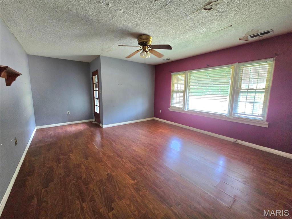 4150 Highway 16 Litchfield, IL 62056 - Photo 5 of 23