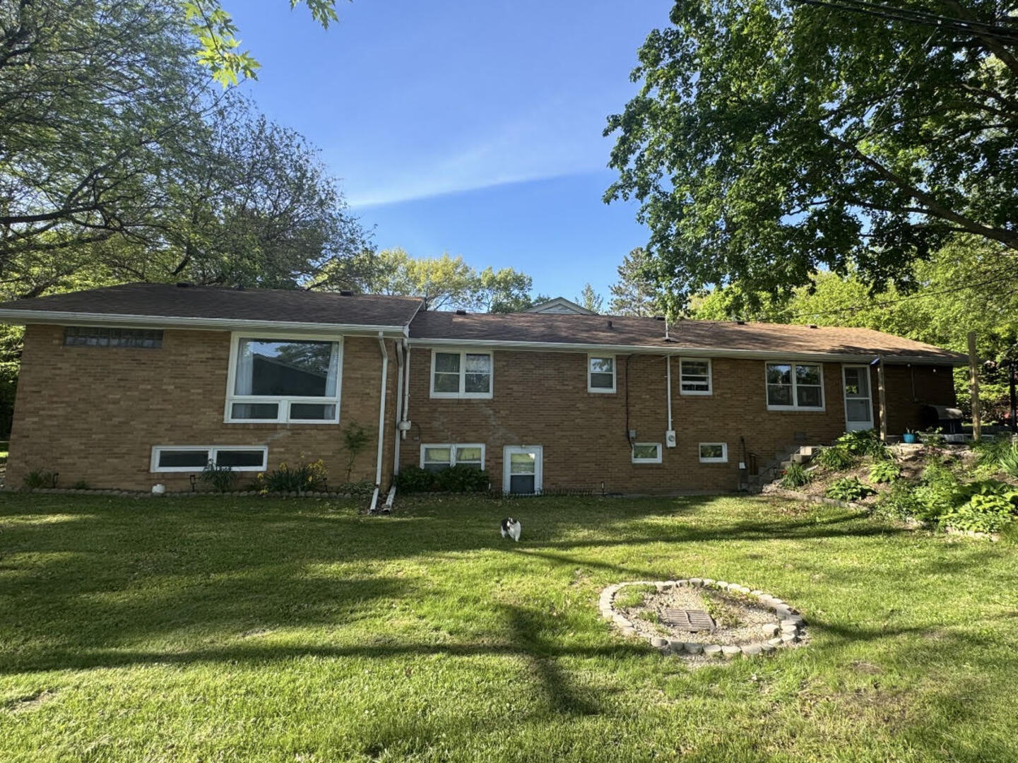 405 Prairie Court Streator, IL 61364 - Photo 16 of 16 a backyard of a house