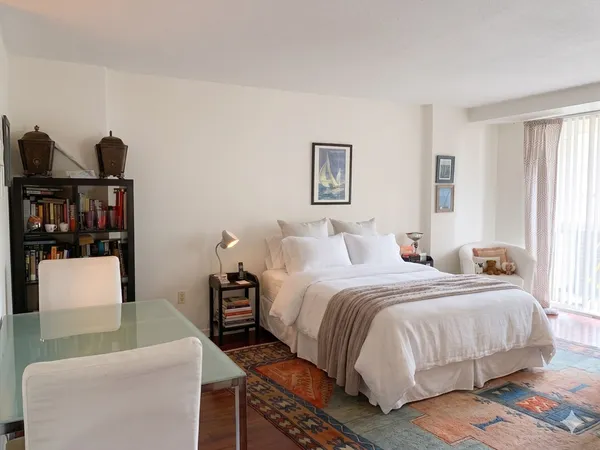 $2,575 | 9 Hawthorne Place, Unit 7P, Boston, MA 02114
