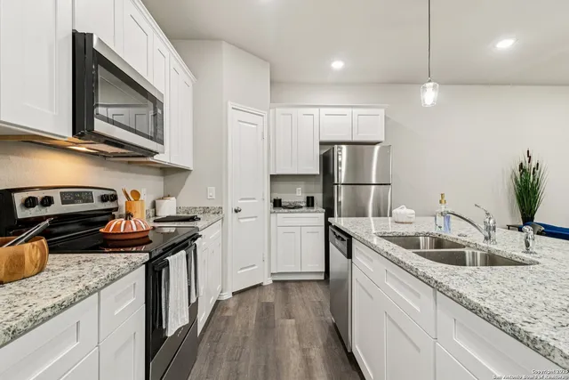 $2,099 | 106 Sai Manor, Unit 101, San Antonio, TX 78249