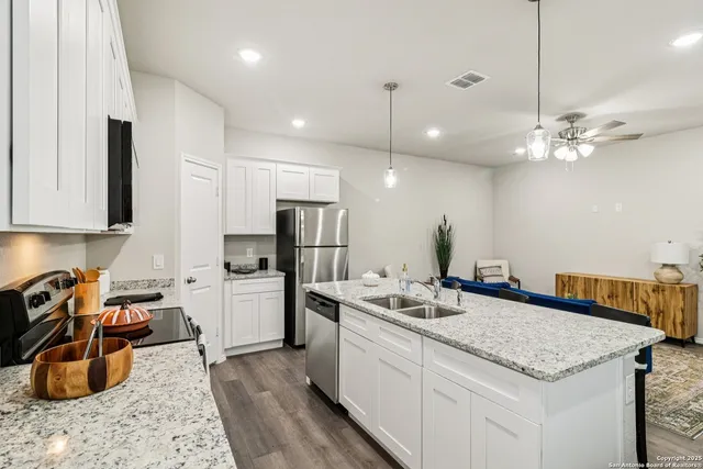 $2,099 | 106 Sai Manor, Unit 101, San Antonio, TX 78249