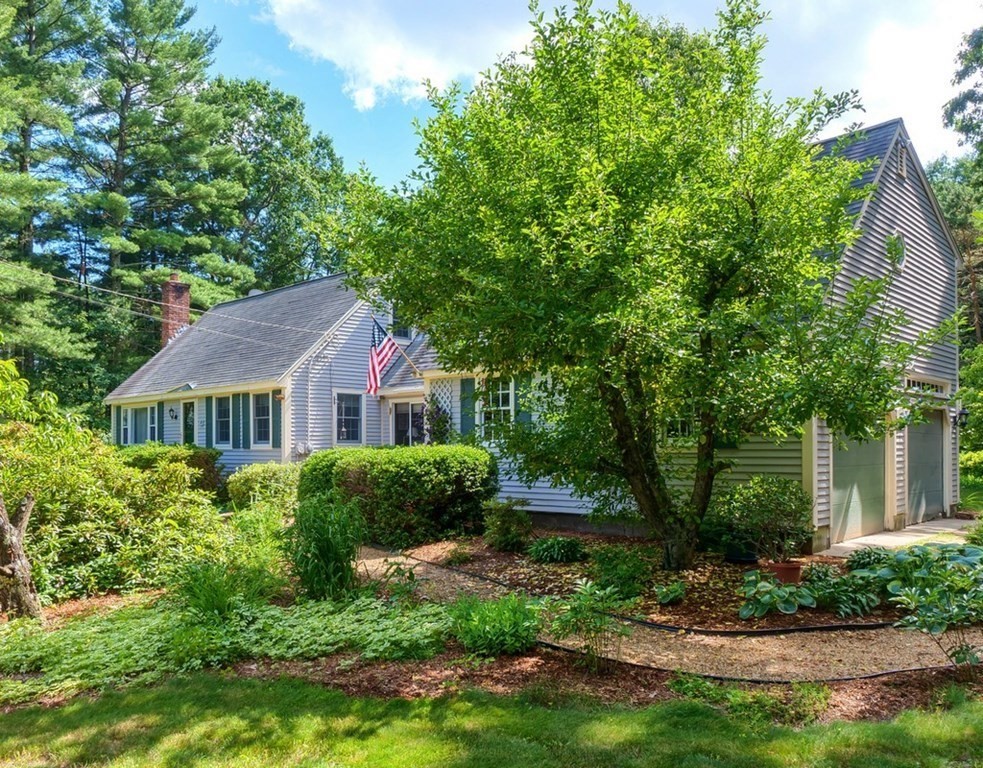 29 Country Road Westford, MA 01886 - Photo 2 of 38 Gallery Image 2