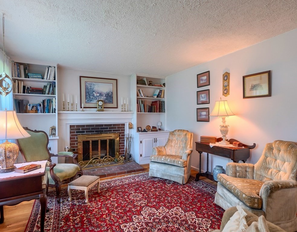 29 Country Road Westford, MA 01886 - Photo 5 of 38 Gallery Image 5
