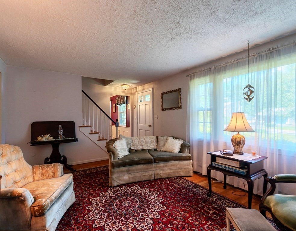 29 Country Road Westford, MA 01886 - Photo 6 of 38 Gallery Image 6