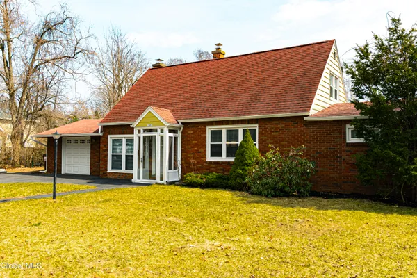 $300,000 | 2983 Nancy Lane, Guilderland, NY 12303