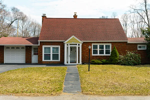$300,000 | 2983 Nancy Lane, Guilderland, NY 12303
