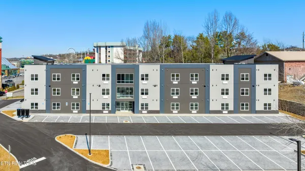 $275,000 | 227 Sharon Drive, Unit 313, Pigeon Forge, TN 37863