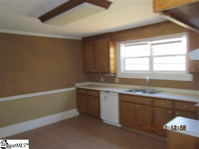 144 Rice Street Easley, SC 29640 - Photo 3 of 8
