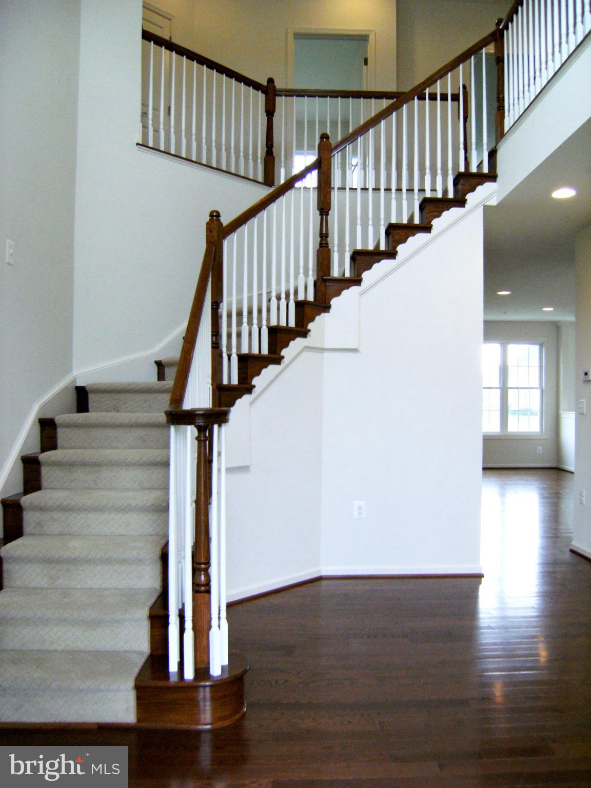 17530 West Willard Road Poolesville, MD 20837 - Photo 4 of 29 Interior (General)