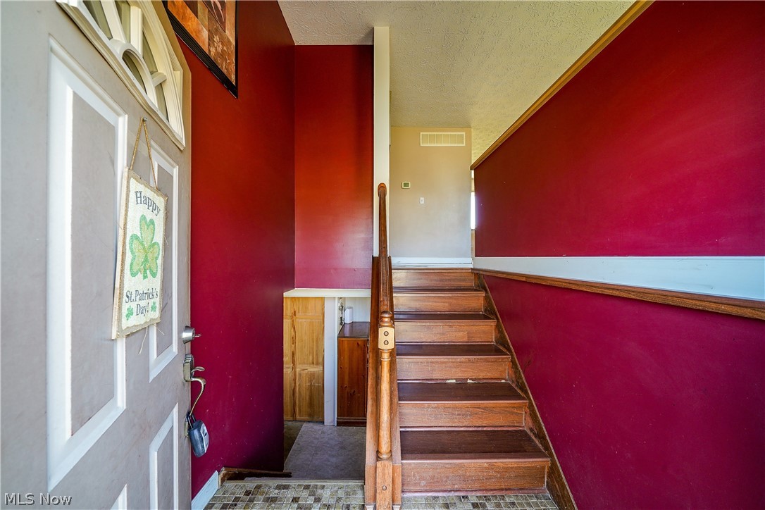 10286 Elliman Road Mantua, OH 44255 - Photo 2 of 31 Gallery Image 2