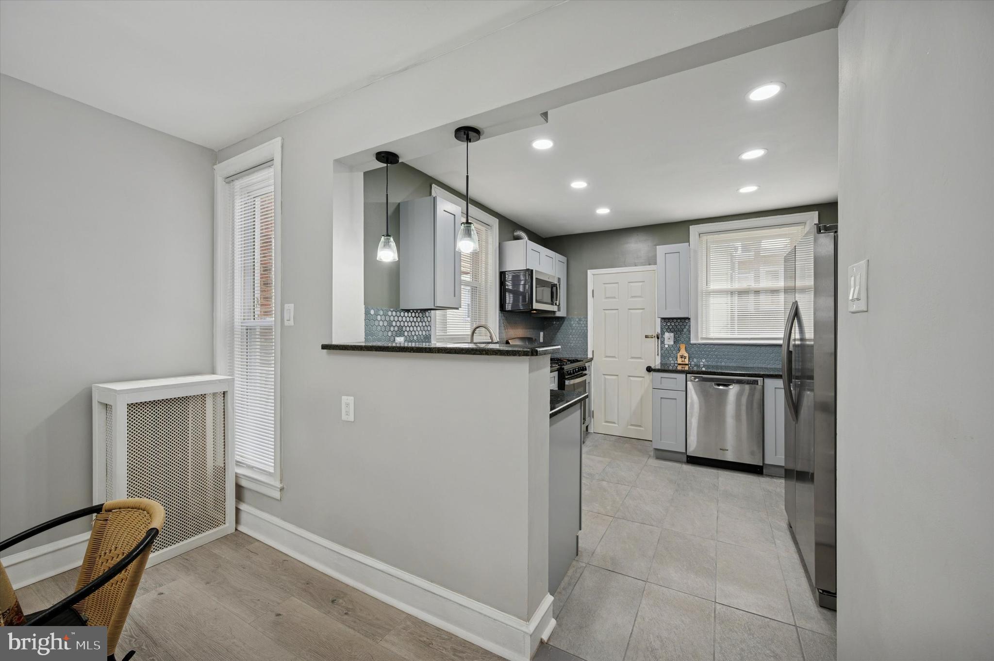 158 Roselyn Street Philadelphia, PA 19120 - Photo 8 of 25