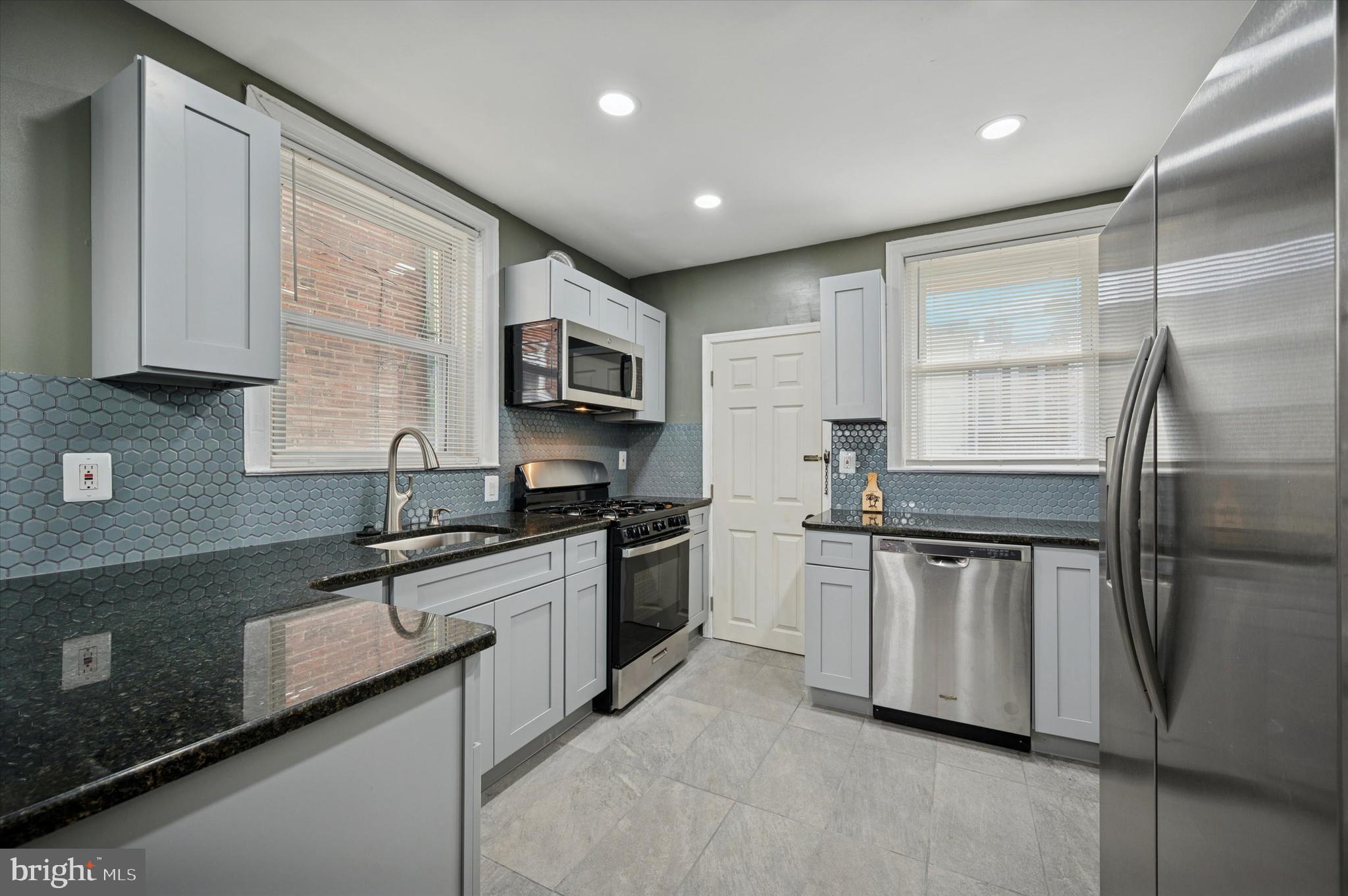 158 Roselyn Street Philadelphia, PA 19120 - Photo 9 of 25