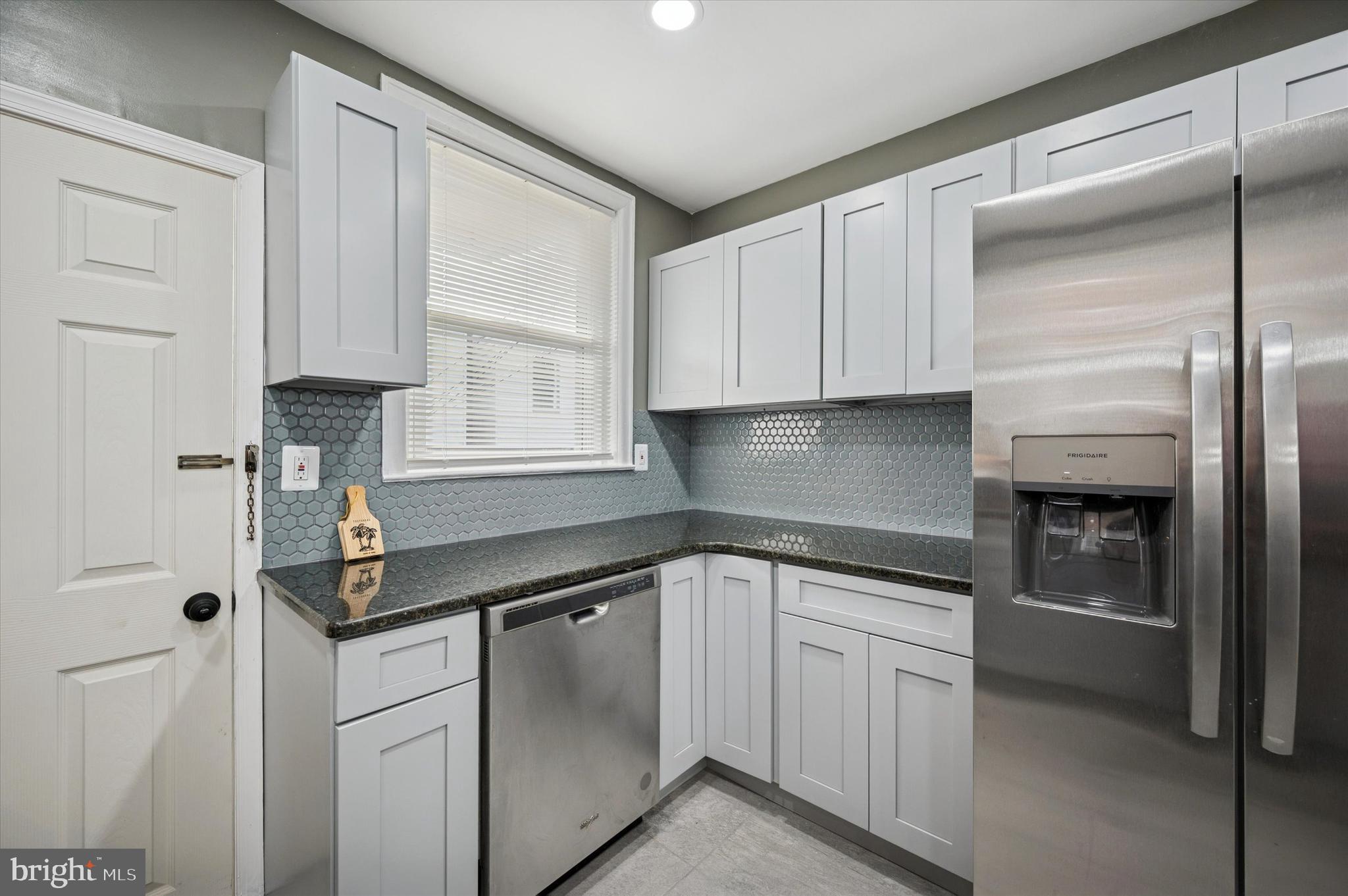 158 Roselyn Street Philadelphia, PA 19120 - Photo 10 of 25