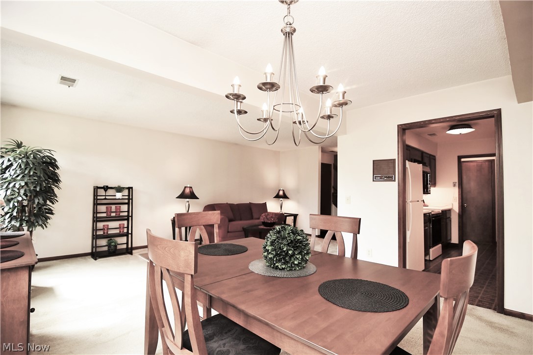 989 Hampton Ridge Drive Akron, OH 44313 - Photo 7 of 31 Formal Dining