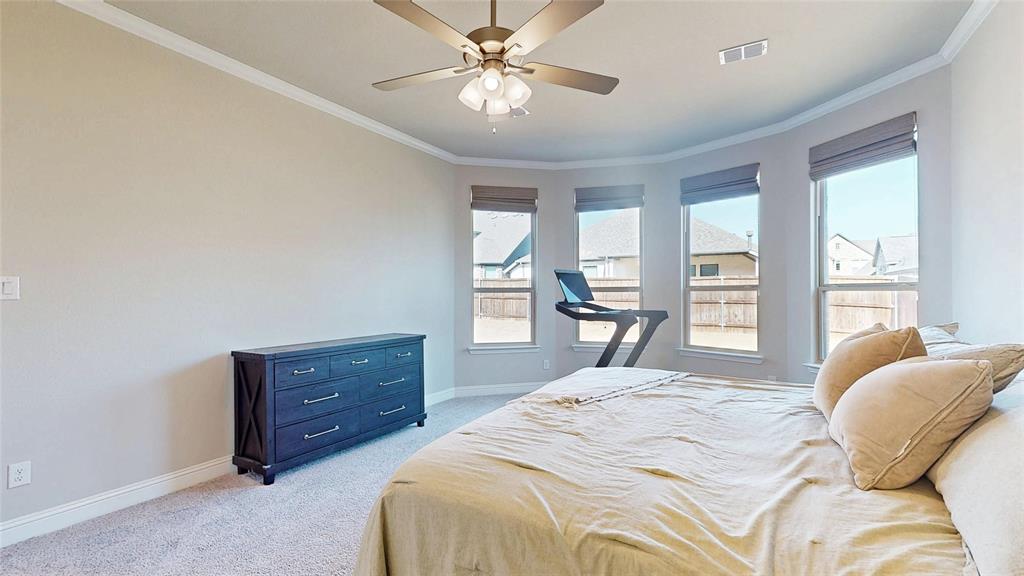 817 Fallbrook Avenue Denton, TX 76210 - Photo 15 of 40