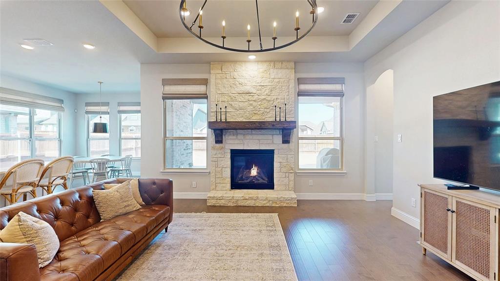 817 Fallbrook Avenue Denton, TX 76210 - Photo 2 of 40