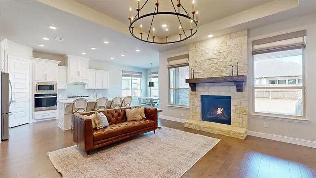 $560,000 | 817 Fallbrook Avenue, Denton, TX 76210