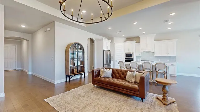 $560,000 | 817 Fallbrook Avenue, Denton, TX 76210