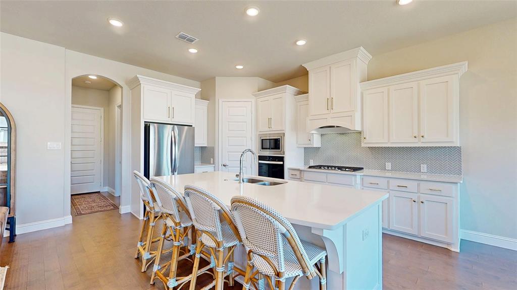 817 Fallbrook Avenue Denton, TX 76210 - Photo 7 of 40