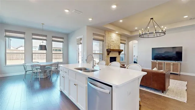 $560,000 | 817 Fallbrook Avenue, Denton, TX 76210