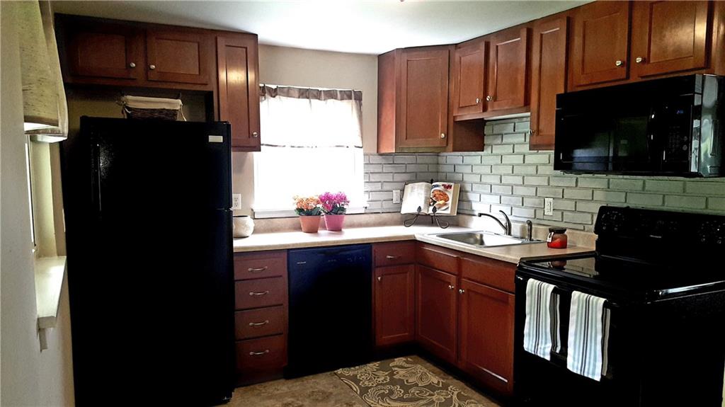 421 Agnew Road Jeannette, PA 15644 - Photo 11 of 17 Gallery Image 11