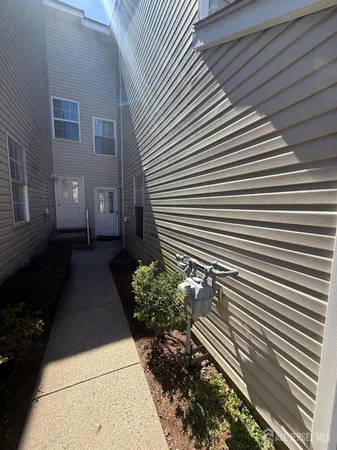 $3,100 | 6 Boyard Court, Unit 6, Somerset, NJ 08873