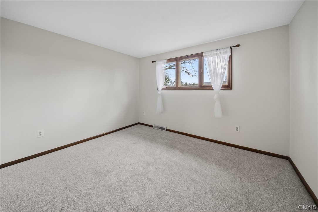 7853 Vernon Road South Cicero, NY 13039 - Photo 37 of 50